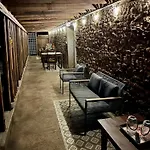 Luxe Tent Met Goed Bed, Prive Sanitair En Laadpaal *