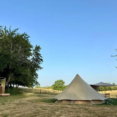 Luxe Tent Met Goed Bed, Prive Sanitair En Laadpaal