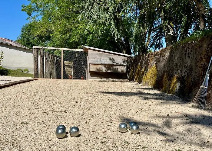 Luxe Tent Met Goed Bed, Prive Sanitair En Laadpaal Luksustelt